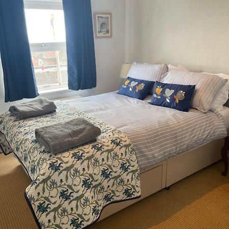 Spacious 4-Bed Beach Retreat For Families Steps From The Shore In Pevensey Bay Exterior foto